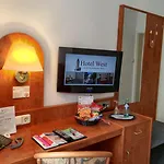 West An Der Bockenheimer Warte 3*
