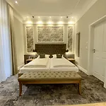 West An Der Bockenheimer Warte 3*