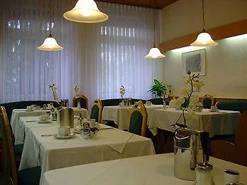 West An Der Bockenheimer Warte 3*