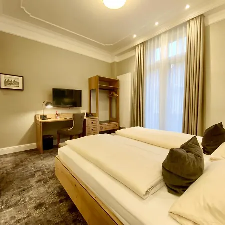 West An Der Bockenheimer Warte 3*