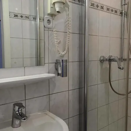 هوتل وست