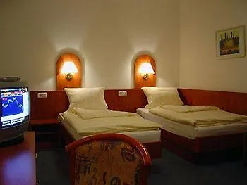 Otel West An Der Bockenheimer Warte 3*