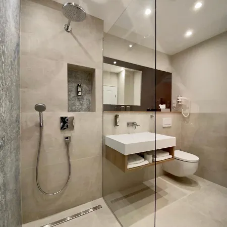 West An Der Bockenheimer Warte 3*