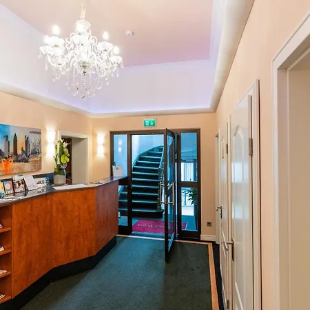 West An Der Bockenheimer Warte 3*