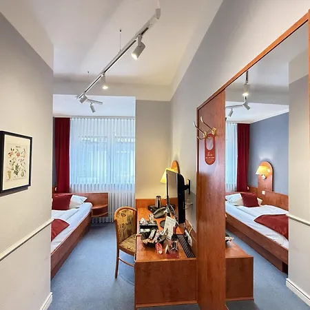 West An Der Bockenheimer Warte 3*
