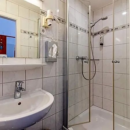 West An Der Bockenheimer Warte 3*