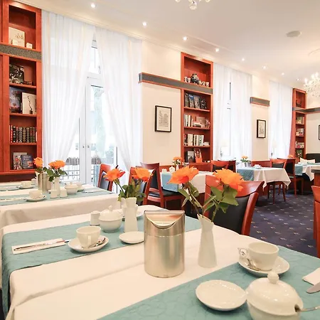 West An Der Bockenheimer Warte