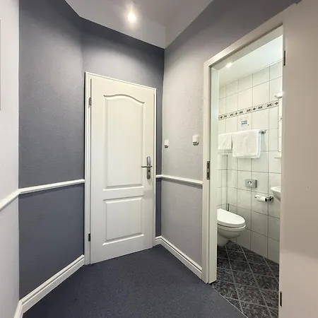 Szálloda West An Der Bockenheimer Warte 3*
