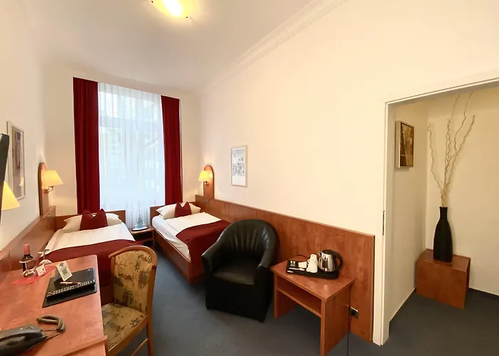 West An Der Bockenheimer Warte Szálloda 3*