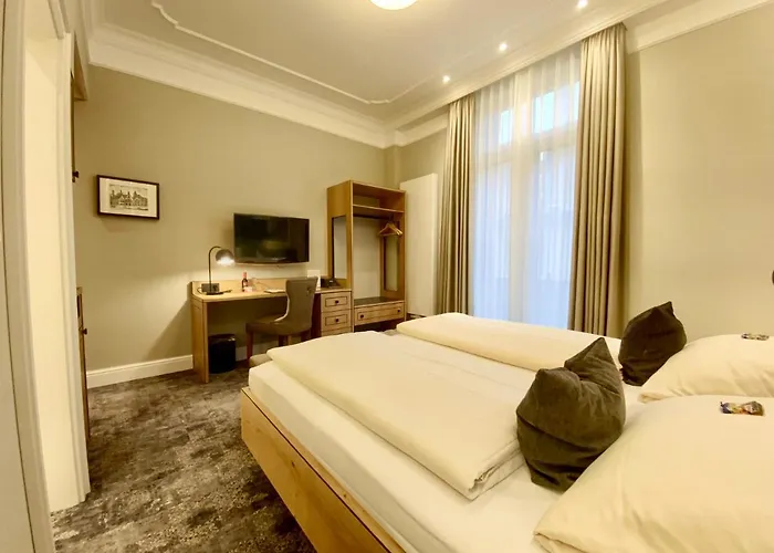 West An Der Bockenheimer Warte 3*